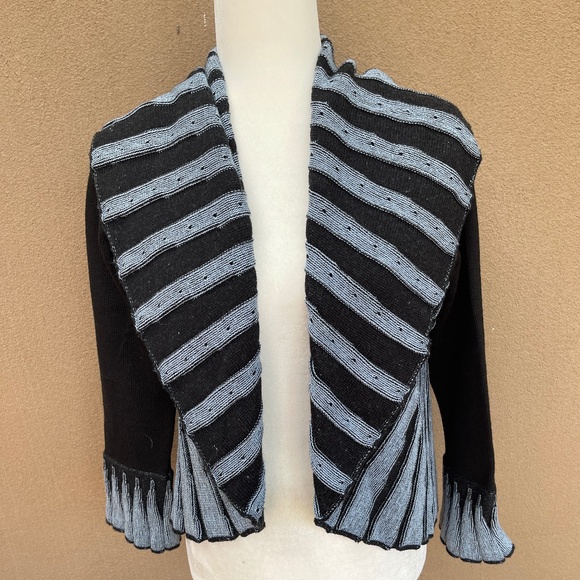 NEW! Angel Design by Sabri Ozel Pleated Italian Circle Cardigan Size Medium - Picture 3 of 10